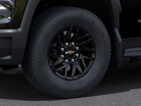 New 2025 Chevrolet Silverado EV LT image 12