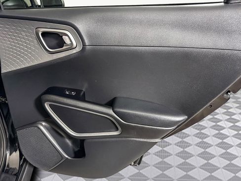 Used 2021 Kia Soul LX image 27