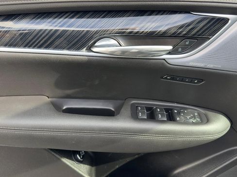 Certified 2024 Cadillac XT6 Premium Luxury image 11
