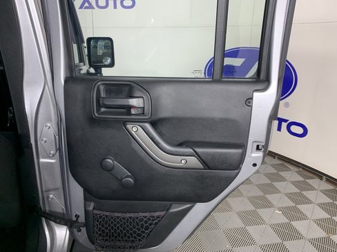 Used 2017 Jeep Wrangler Unlimited Sport w/ Connectivity Group image 33