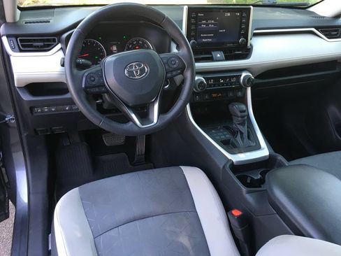 Used 2021 Toyota RAV4 XLE w/ Convenience Package AWD/4WD image 23