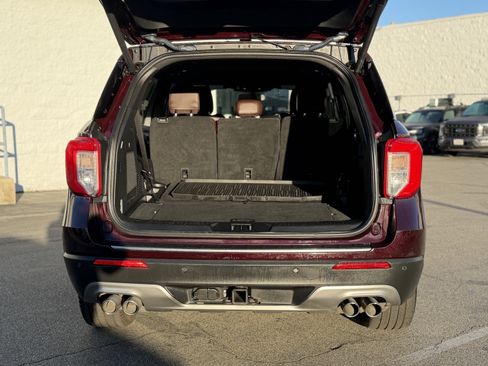 Certified 2022 Ford Explorer Platinum w/ Equipment Group 601A image 10