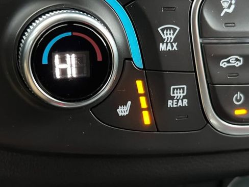 Certified 2023 Chevrolet Traverse LT w/ LPO, Floor Liner Package image 26