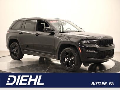 Used 2025 Jeep Grand Cherokee Limited w/ Black Appearance Package