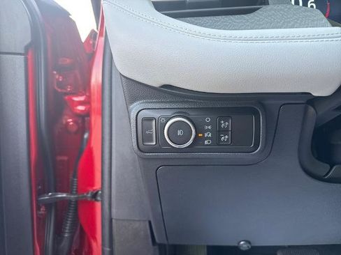 Certified 2025 Ford Explorer Platinum w/ Ultimate Package image 13