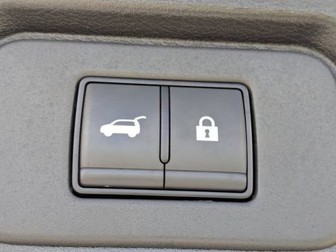 Used 2024 Nissan Rogue SV FWD image 15
