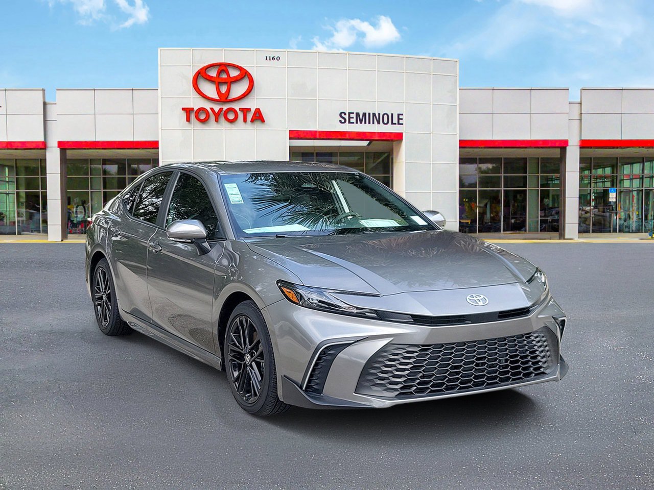 Used 2026 Toyota Camry SE FWD image 2