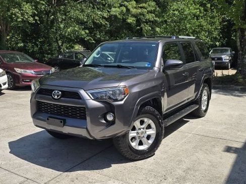 Used 2019 Toyota 4Runner SR5 AWD/4WD image 1
