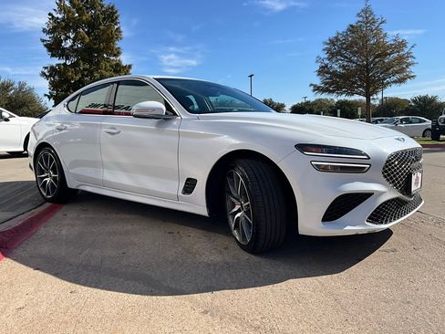 Used 2025 Genesis G70 2.5T image 5
