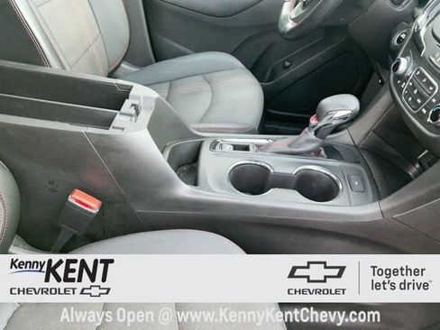 Used 2023 Chevrolet Equinox RS image 17