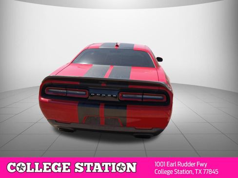 Used 2019 Dodge Challenger SRT Hellcat RWD image 3