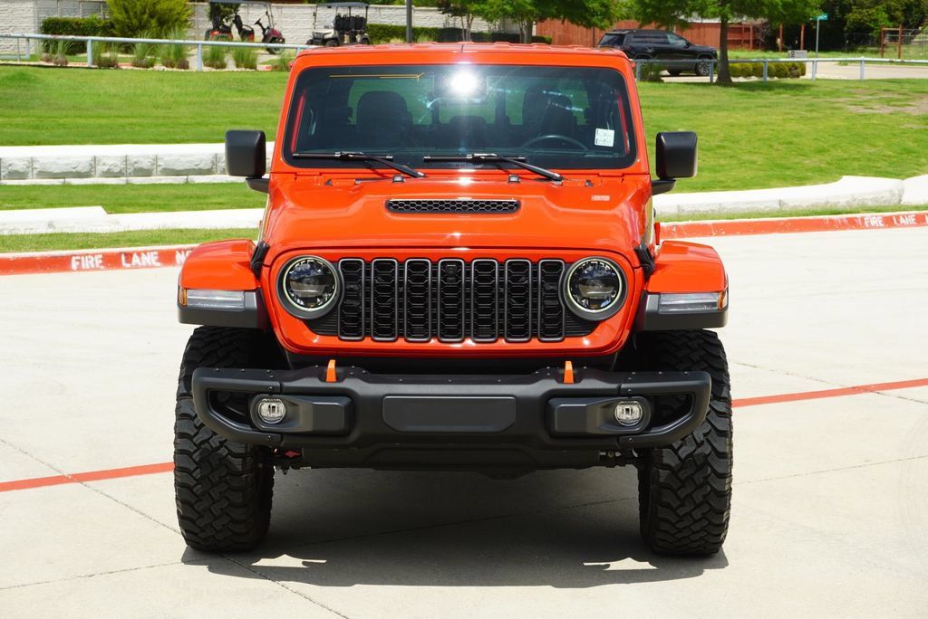 Used 2024 Jeep Gladiator Mojave AWD/4WD image 7