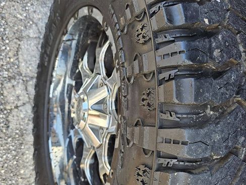Used 2014 RAM 1500 Classic SLT w/ Luxury Group AWD/4WD image 13