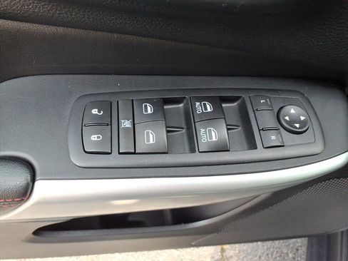 Used 2017 Jeep Cherokee Trailhawk w/ Cold Weather Group image 25