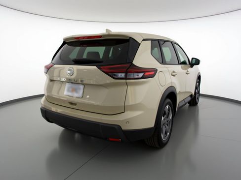 Used 2025 Nissan Rogue SV image 9