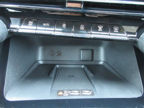 New 2026 Chevrolet Traverse Z71 w/ Driver Confidence Package AWD/4WD image 32