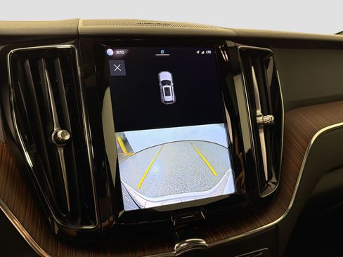 Certified 2023 Volvo XC60 B5 Plus w/ Protection Package Premier image 14