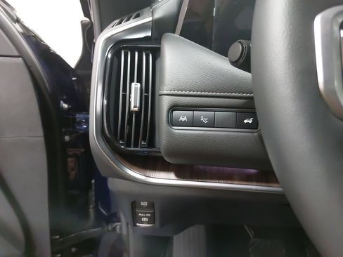 New 2025 Nissan Armada SL w/ Captain's Chari Seat Package image 29