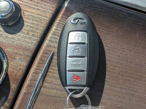 Used 2011 INFINITI M37 x w/ Deluxe Touring Pkg image 25