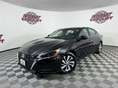 Used 2023 Nissan Altima 2.5 S FWD image 1