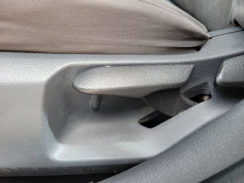 Used 2019 Toyota Camry SE image 15