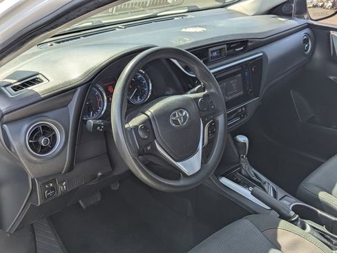 Used 2019 Toyota Corolla LE image 12