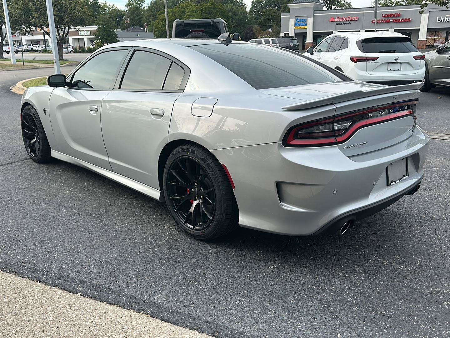 Used 2019 Dodge Charger SRT Hellcat w/ Harman/Kardon Audio Group RWD image 5