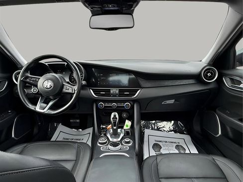 Used 2020 Alfa Romeo Giulia w/ Nero Edizione image 29