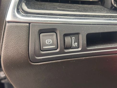 Used 2023 Cadillac XT5 Premium Luxury image 28