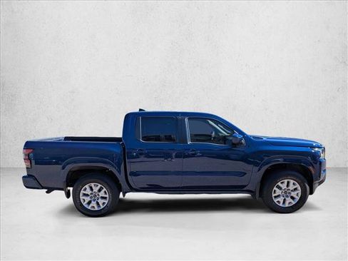 Used 2022 Nissan Frontier SV image 4