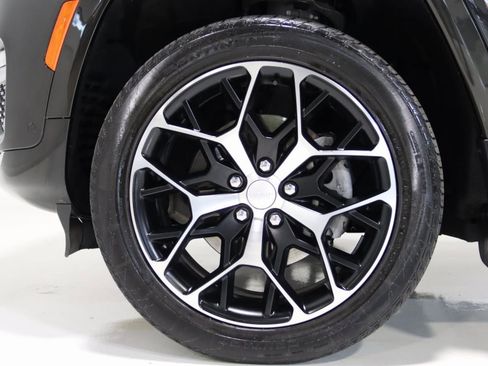 Used 2023 Jeep Grand Cherokee Summit image 90