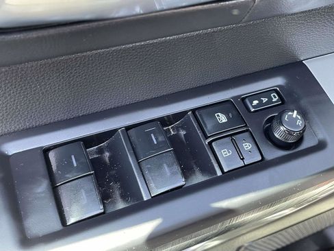 Used 2025 Toyota Tundra Platinum AWD/4WD image 21