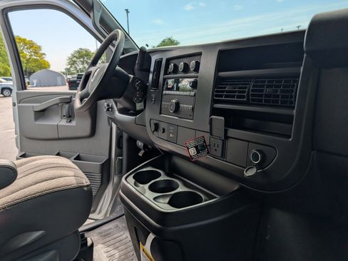 New 2026 Chevrolet Express 2500 RWD image 21