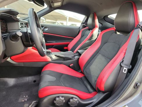 Used 2024 Nissan Z Performance w/ Floor Mat Package image 15