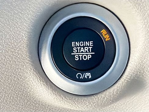 Used 2024 Chrysler Pacifica Touring-L image 35