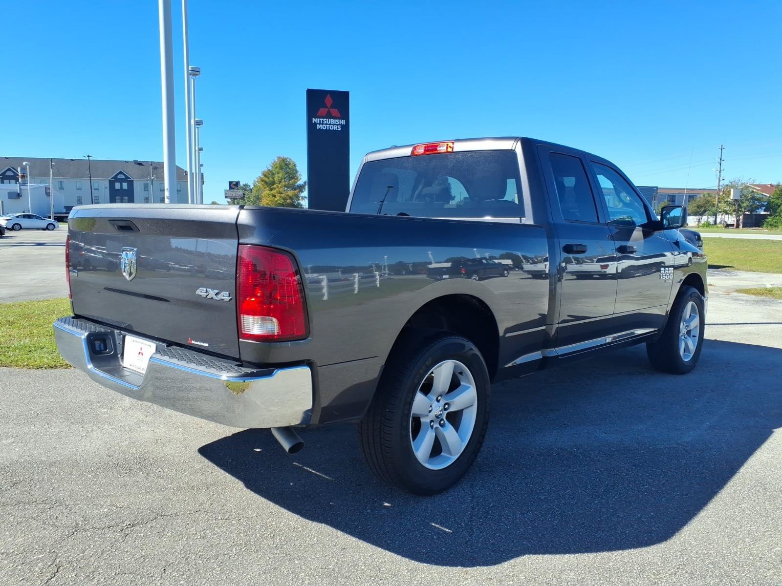 Used 2024 RAM 1500 Classic SLT AWD/4WD image 2