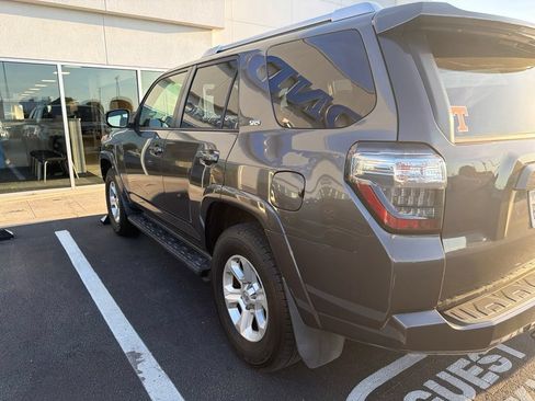 Used 2015 Toyota 4Runner SR5 AWD/4WD image 6