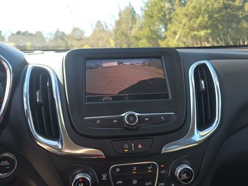 Certified 2024 Chevrolet Equinox LT FWD image 16