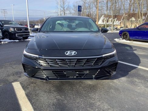 Used 2025 Hyundai Elantra SEL image 9