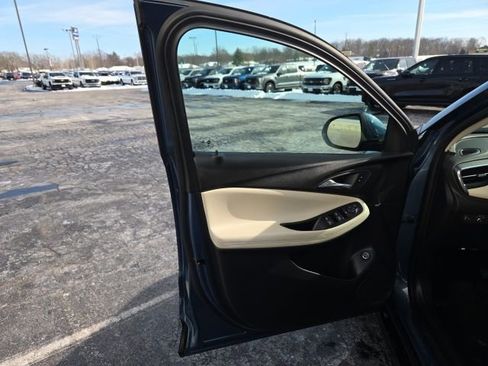 Used 2025 Buick Encore GX Sport Touring w/ Advanced Technology Package image 24