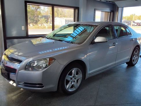 Used 2009 Chevrolet Malibu LT w/ Premium Mat Package image 9