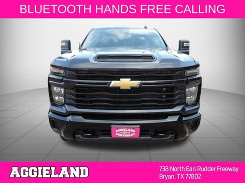 Used 2024 Chevrolet Silverado 2500 Custom w/ Custom Value Package AWD/4WD image 9