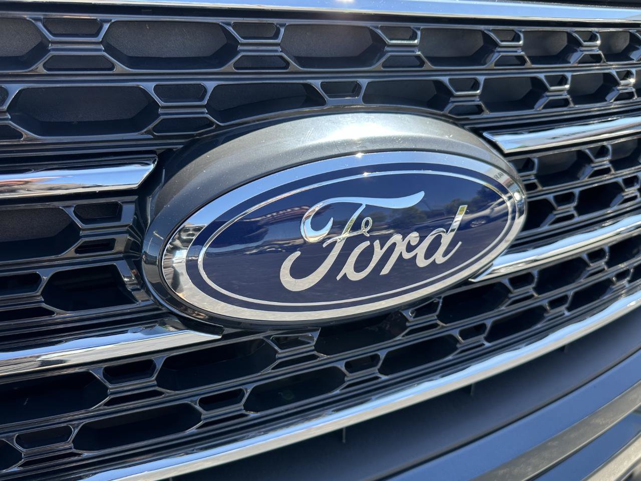 Used 2022 Ford Explorer XLT w/ Equipment Group 202A AWD/4WD image 21