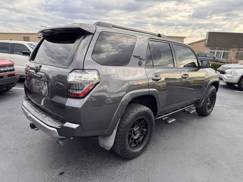 Used 2019 Toyota 4Runner TRD Off-Road image 5
