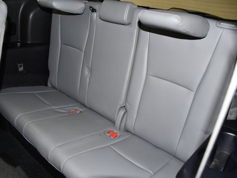 Used 2021 Toyota Highlander XLE image 50