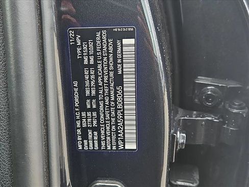 Used 2023 Porsche Macan image 23