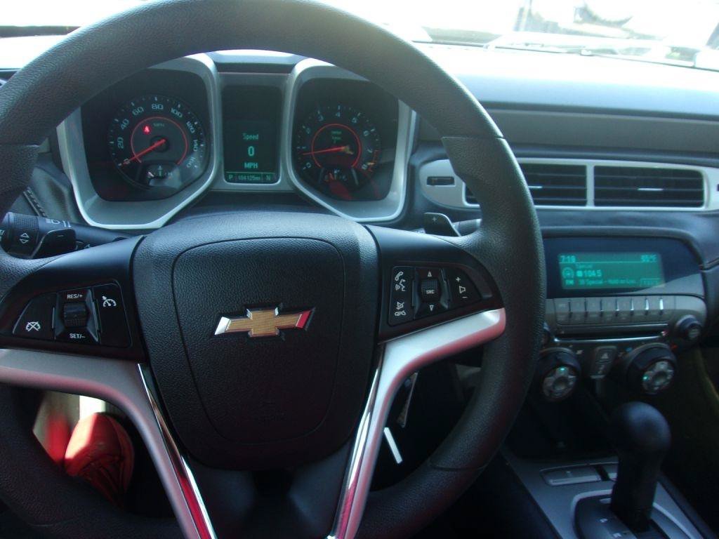 Used 2015 Chevrolet Camaro LS RWD image 17