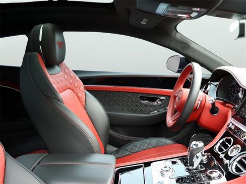 Used 2023 Bentley Continental GT Azure image 10