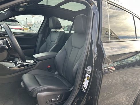 Used 2024 BMW X4 M40i w/ Premium Package image 10