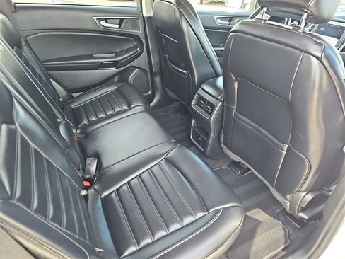 Used 2024 Ford Edge SEL image 11